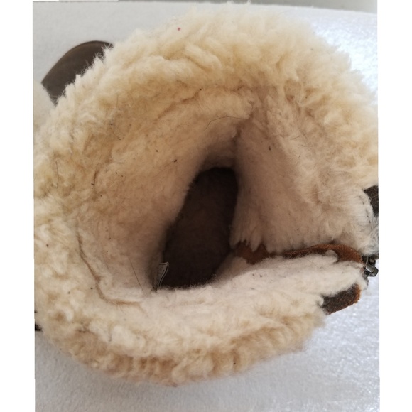 Bearpaw Madison Boots - Picture 5 of 6